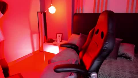 naff_eratu online show from March 24, 9:53 pm