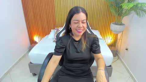 N A H I A online show from March 4, 11:51 am