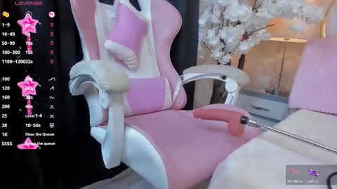 NahiraFun online show from October 25, 9:21 pm