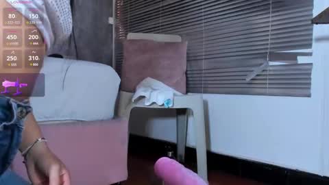   online show from March 6, 6:05 pm