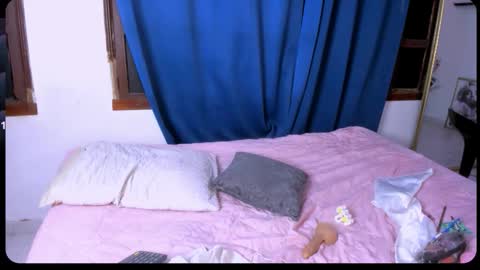 nahomy_hancook online show from January 7, 12:14 am