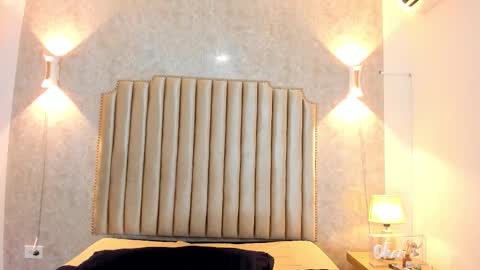 Naisha Rousell online show from October 15, 10:01 pm