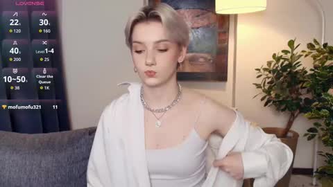 Kate online show from November 27, 1:03 pm