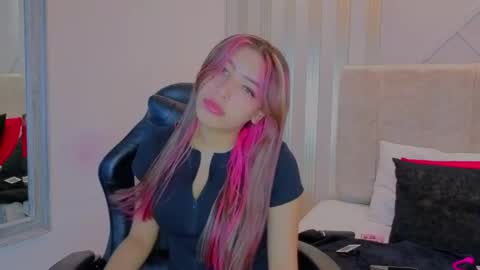 nami_sweet_ online show from October 13, 12:30 pm