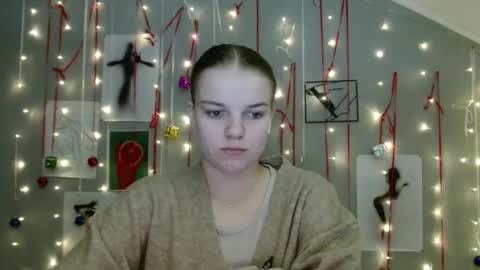 Nana online show from November 8, 9:25 am