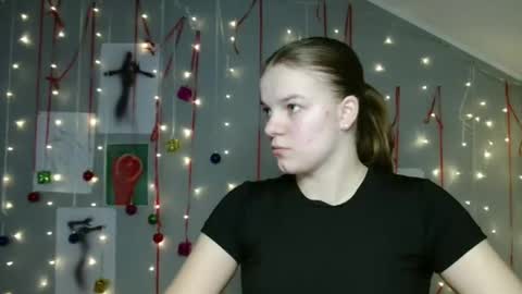 Nana online show from December 5, 9:21 am