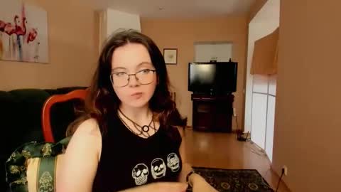naomi_di online show from June 4, 5:56 am