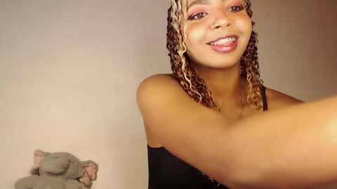 mara Jos online show from November 2, 9:45 am