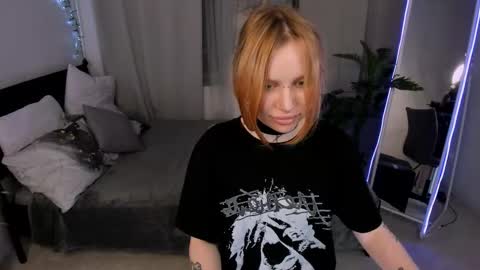 Naomi online show from November 22, 4:42 pm