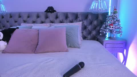 Naomi online show from December 27, 10:48 pm