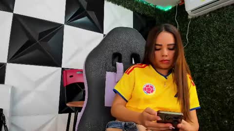 Naomis online show from July 7, 3:26 pm