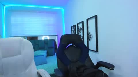 naomy online show from September 25, 9:12 pm