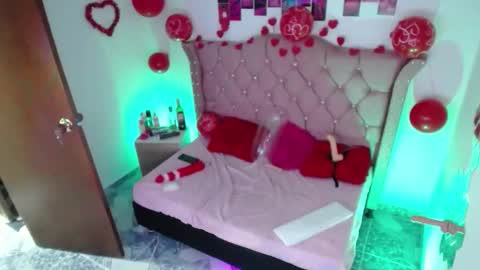 nat_evans8 online show from February 15, 7:51 am