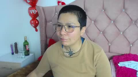 nat_evans8 online show from April 21, 11:45 pm