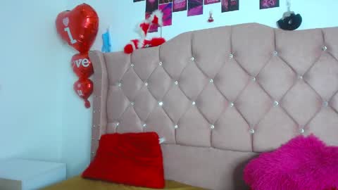 nat_evans8 online show from May 10, 5:31 am