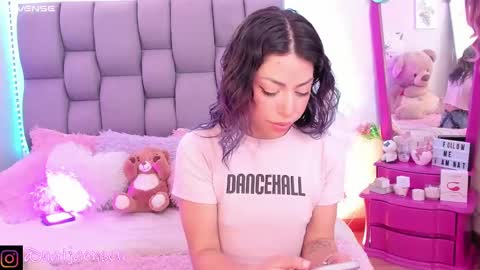       online show from December 7, 4:03 pm