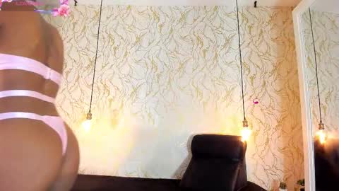 NATALIE online show from October 3, 1:05 pm