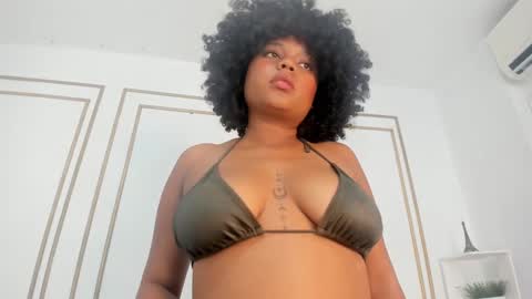 Naty online show from March 11, 9:15 pm