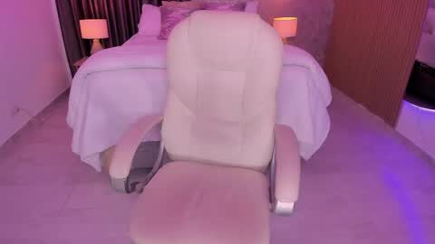 Natasha aniston1 online show from June 4, 8:13 pm