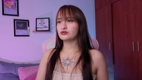 Nathalia Ramirez online show from April 5, 11:37 pm