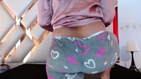 nathaly low online show from February 25, 1:20 pm