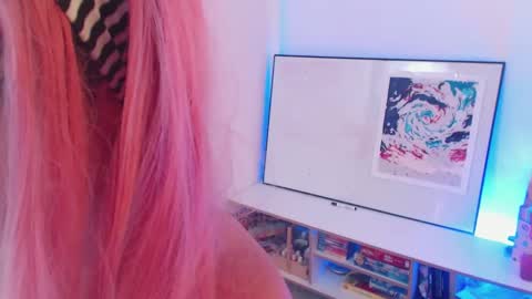 Nathalia online show from October 18, 12:46 am