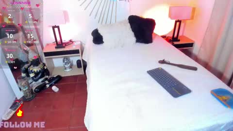 andrea Instagram..natta smithh online show from February 11, 3:40 am