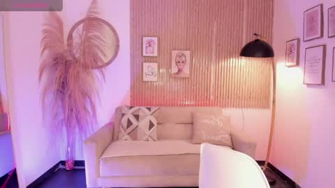 natti_london online show from March 11, 7:12 am