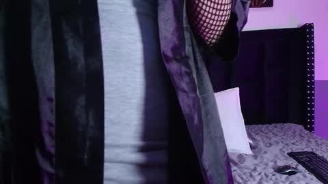 Gwen  online show from December 14, 8:29 pm