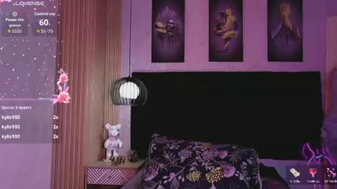 Gwen  online show from July 13, 7:58 pm