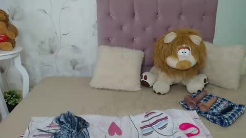 Zoe online show from February 17, 7:01 pm