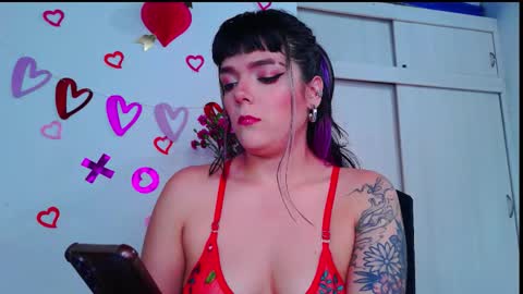 Em  please help me reach 100 thumbs up 3 online show from February 15, 9:36 pm