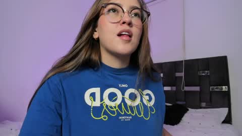 LANAindependent model online show from April 15, 8:15 am