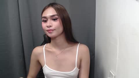 your girlfriend mira online show from January 31, 9:35 pm