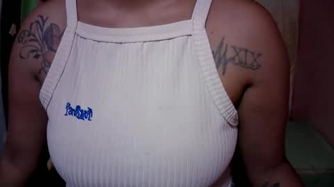 naughtymom_33 online show from November 3, 3:43 am