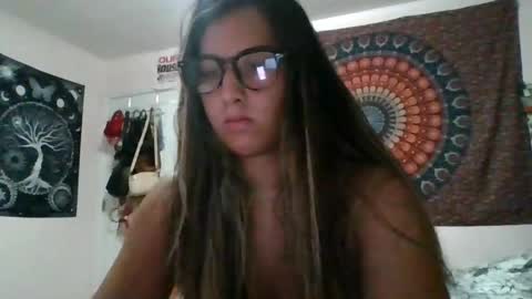 naughtynadia52 online show from July 22, 12:33 am
