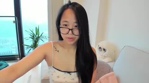 Gigi Chu  online show from February 15, 8:44 am