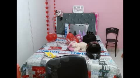 naughtyplayass online show from February 17, 12:38 pm