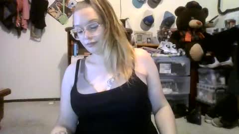 naughtyred23 online show from November 7, 5:07 pm