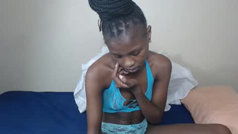 nawtylarissa_ online show from November 28, 6:44 pm