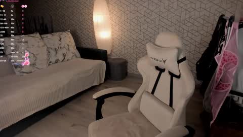 NayaValen online show from January 18, 3:47 am