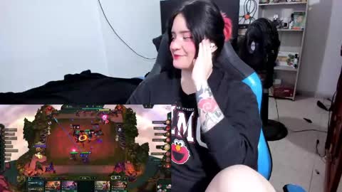 Geek Nicole    im Neeko UwU online show from March 1, 1:49 am