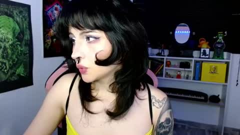 Neena Nyx online show from July 4, 1:01 am