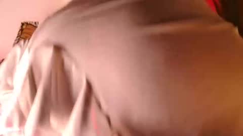 nefertari8 online show from November 9, 6:09 am