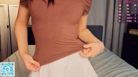 Vicky and Beatrice online show from March 22, 7:20 pm