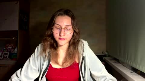 Mia online show from June 2, 7:26 pm