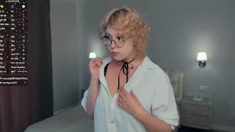 nelly_gloss online show from July 19, 8:27 am
