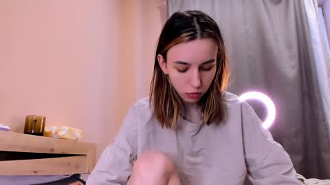 nelly_yy online show from February 2, 12:57 pm