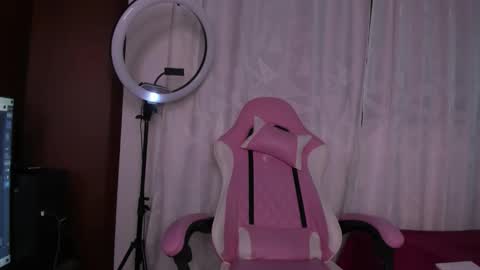 follow me online show from May 31, 11:05 am