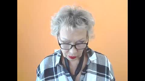 NessyJenixs online show from October 7, 8:08 am